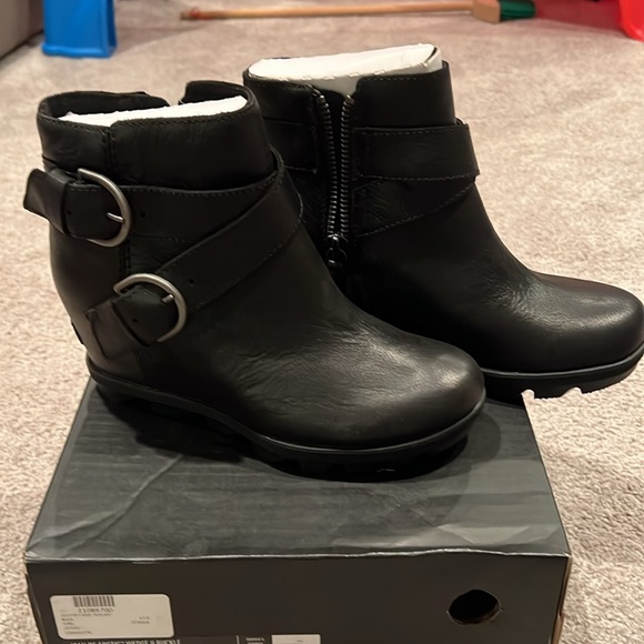 Joan of Arctic Wedge II Buckle Size 6.5 - Picture 4 of 4